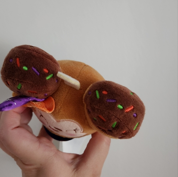 2024 Disney Parks Munchlings Terrifying Treats Minnie Candy Apple Chaser Plush - Picture 3 of 4